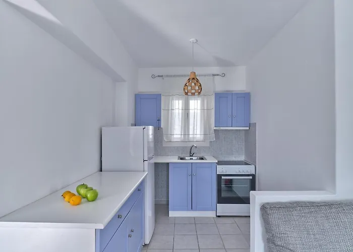 Ifestos With Private Veranda, Paros Apartment *